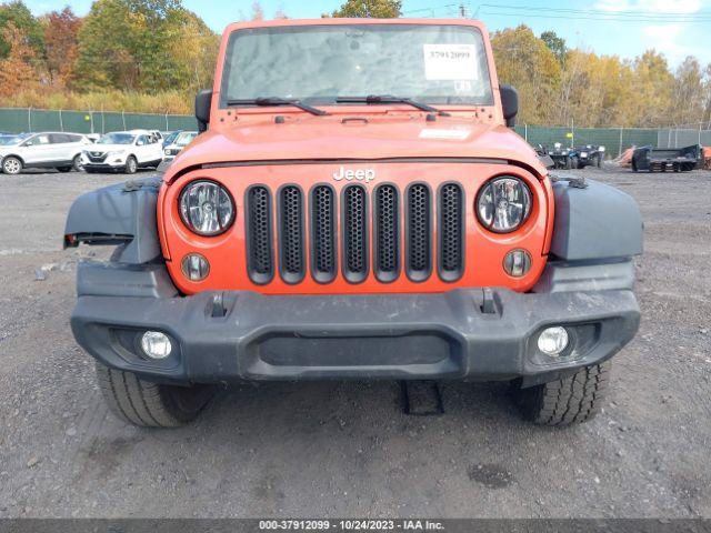1C4BJWDG5FL630717 Jeep Wrangler Unlimited Sport