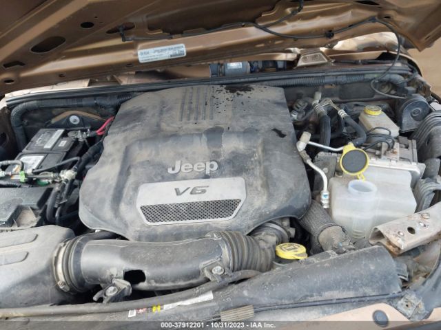 1C4BJWDG5FL713905 Jeep Wrangler Unlimited Sport