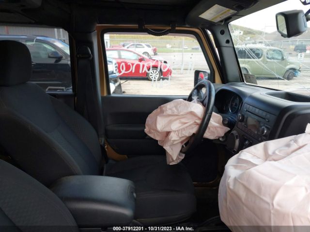1C4BJWDG5FL713905 Jeep Wrangler Unlimited Sport