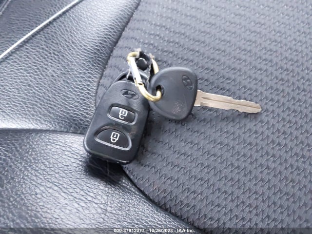 2011 HYUNDAI TUCSON GLS VIN: KM8JU3AC4BU261576