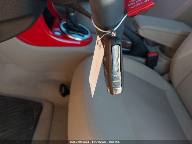 2017 VOLKSWAGEN BEETLE 3VWJ17AT0HM614152 Photo 10