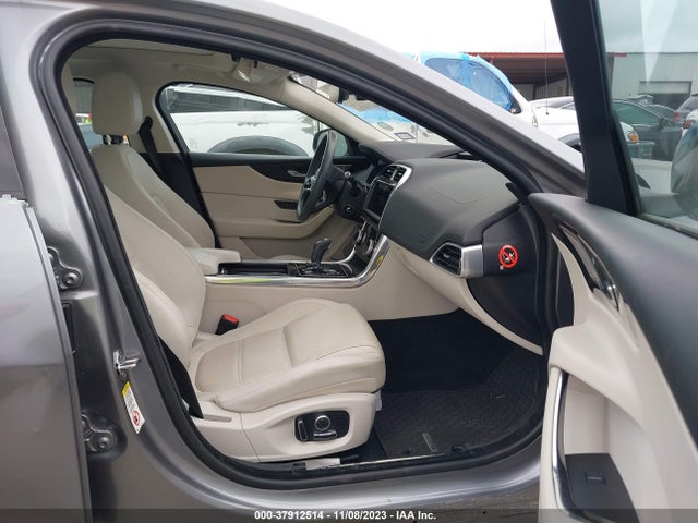 2020 JAGUAR XE SAJAE4FX4LCP56467 Photo 4