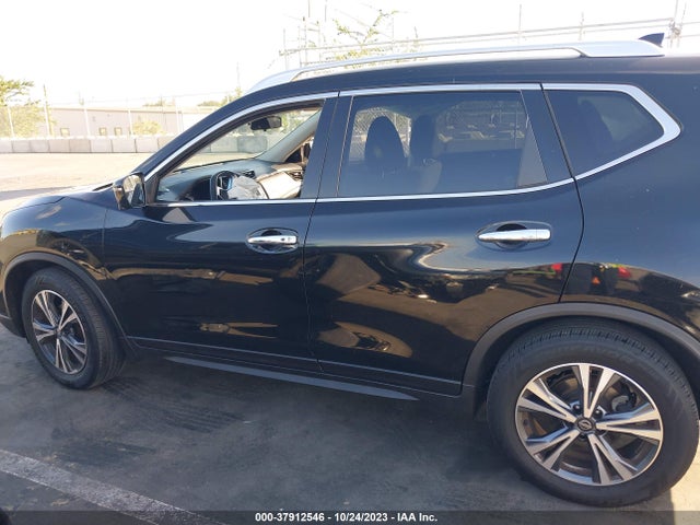 37912546 :رقم المزاد ، JN8AT2MTXKW267579 vin ، 2019 Nissan Rogue Sv مزاد بيع