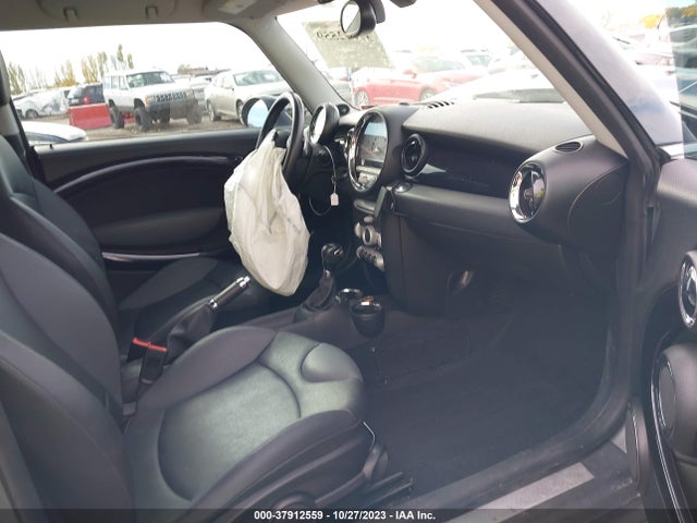 2010 MINI COOPER S WMWMF7C59ATZ70538 Photo 4