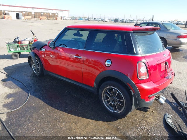 2010 MINI COOPER S WMWMF7C53ATW88332 Photo 2