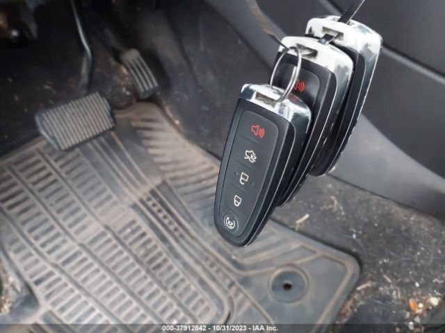 1FMCU9J9XFUC54170 Ford Escape Titanium