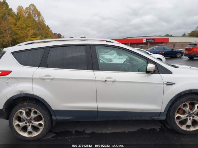 1FMCU9J9XFUC54170 Ford Escape Titanium