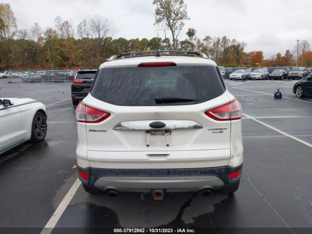 1FMCU9J9XFUC54170 Ford Escape Titanium