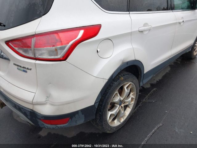 1FMCU9J9XFUC54170 Ford Escape Titanium