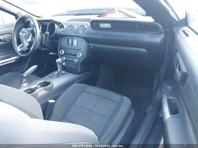 1FATP8EM6F5371541 Ford Mustang V6