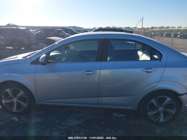 Chevrolet Sonic Premier 2018 1G1JF5SB9J4136189 Image 15