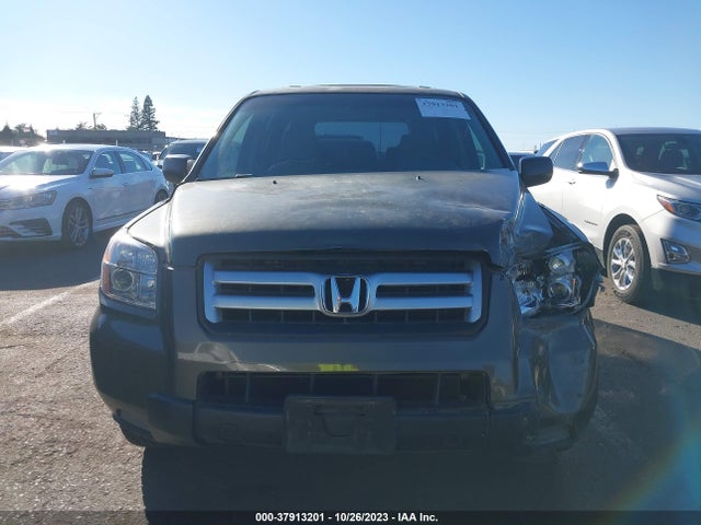 2006 HONDA PILOT LX VIN: 5FNYF28146B009983