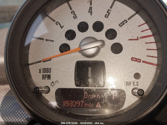 2011 MINI COOPER CLUBMAN WMWZG3C53BTY36816 Photo 6