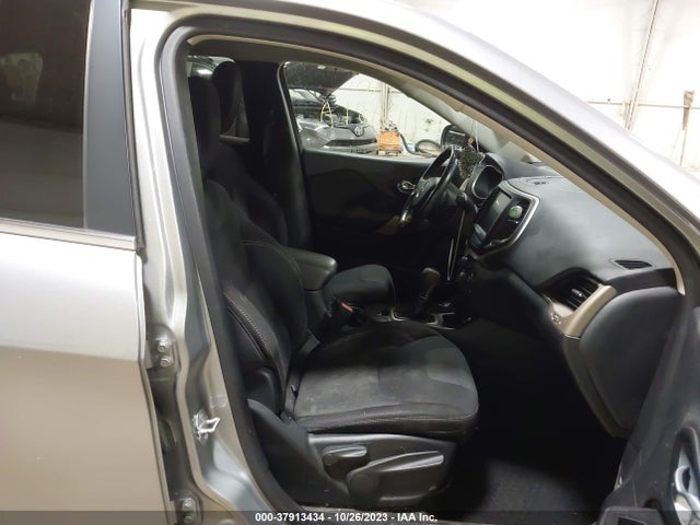 1C4PJMCS8FW769139 Jeep Cherokee Latitude