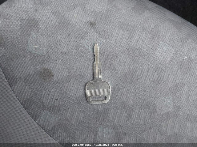 2001 TOYOTA ECHO VIN: JTDBT123110131386
