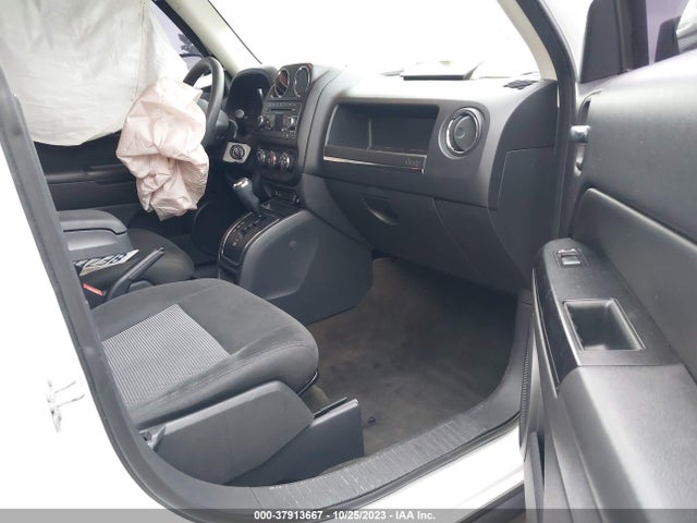 1C4NJPBA4HD122821 Jeep Patriot Sport Fwd