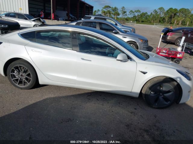 5YJ3E1EAXKF484821 Tesla Model 3 Range