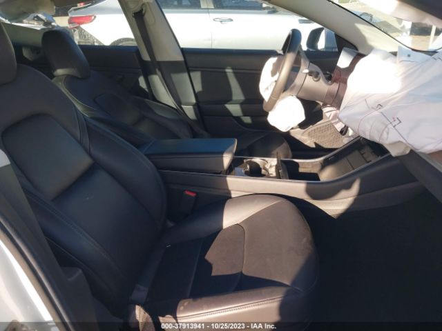 5YJ3E1EAXKF484821 Tesla Model 3 Range