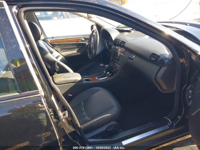 2006 Mercedes-benz C-class Luxury მანქანა იყიდება აუქციონზე, vin: WDBRF54H16F820515, აუქციონის ნომერი: 37913951