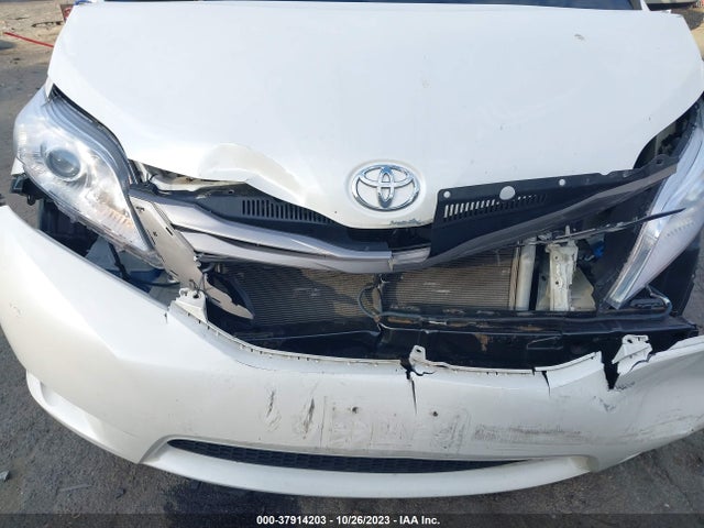 Toyota SIENNA XLE 2015 5TDDK3DC4FS105258 Image 6