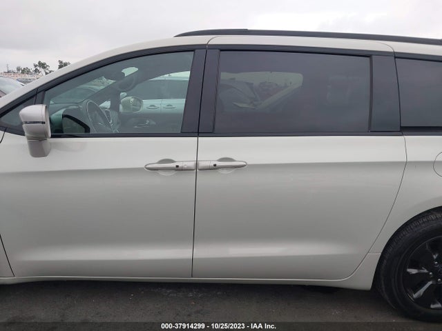 2C4RC1N72KR668790 Chrysler Pacifica Hybrid Limited