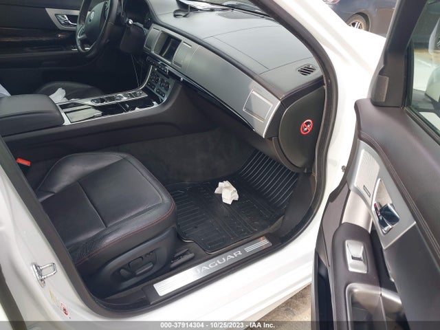 2015 JAGUAR XF SAJWA0F74F8U52248 Photo 4