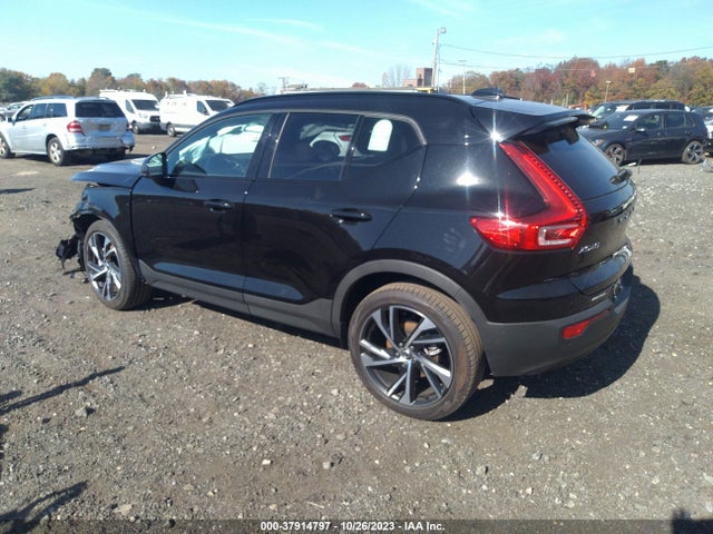 2022 VOLVO XC40 R-DESIGN VIN: YV4162UM5N2789878