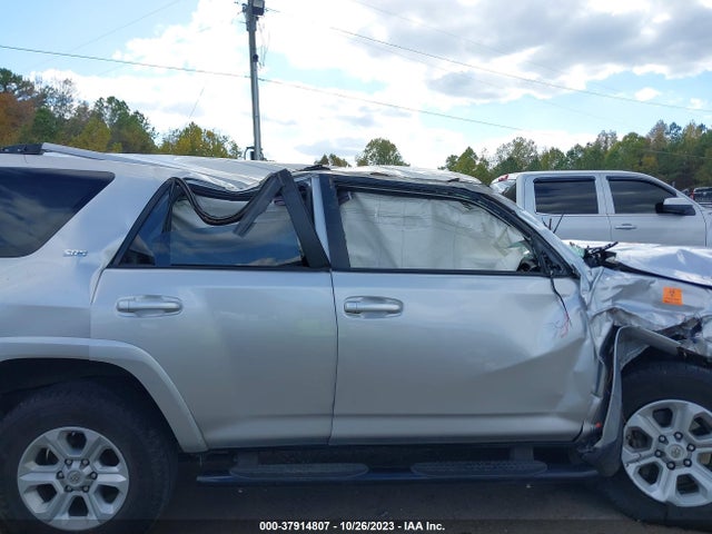 Toyota 4RUNNER SR5 2016 JTEZU5JR1G5121408 Image 13