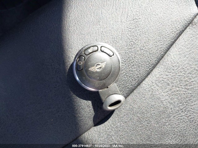2010 MINI COOPER WMWMF3C57ATZ27907 Photo 10