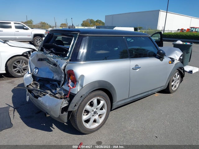 2010 MINI COOPER WMWMF3C57ATZ27907 Photo 3