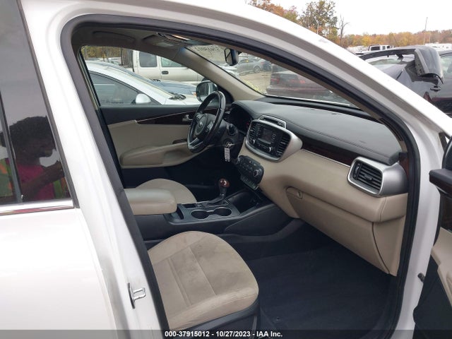 2016 KIA SORENTO 3.3L LX VIN: 5XYPG4A54GG077101