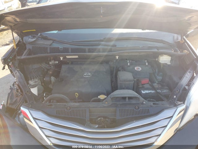 2015 TOYOTA SIENNA XLE/XLE AAS/LTD VIN: 5TDYK3DC5FS561559