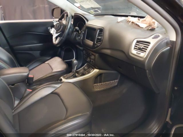 3C4NJDBB7KT813432 Jeep Compass Latitude