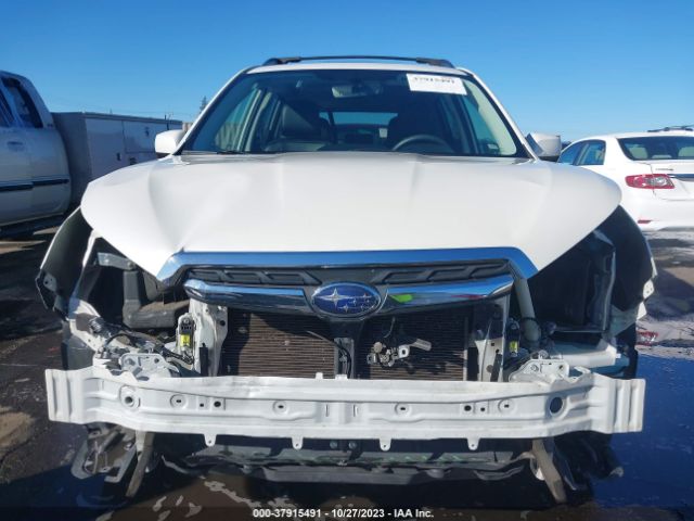 JF2SJAEC4JH551504 Subaru Forester Premium