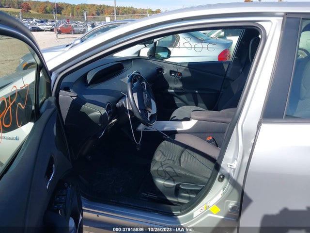 Toyota Prius Four 2016 JTDKARFU6G3017205 Image 5