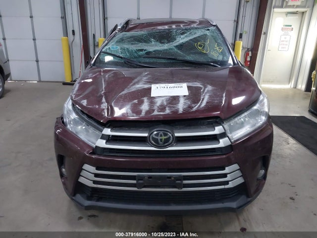 2018 TOYOTA HIGHLANDER SE/XLE VIN: 5TDJZRFH8JS893013