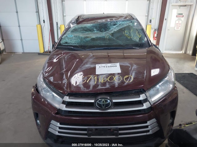 2018 TOYOTA HIGHLANDER SE/XLE VIN: 5TDJZRFH8JS893013