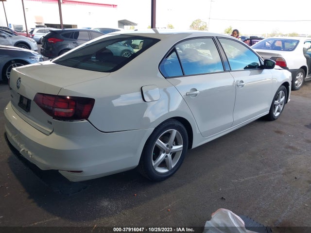3VW267AJ8GM260657 Volkswagen Jetta Sedan 1.4t S