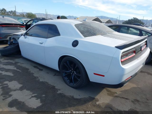 2C3CDZAGXJH183944 Dodge Challenger Sxt Plus