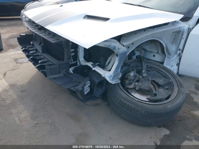 2C3CDZAGXJH183944 Dodge Challenger Sxt Plus