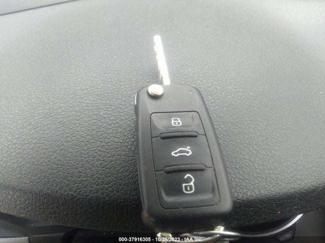 3VW2B7AJXJM244673 Volkswagen Jetta 1.4t S