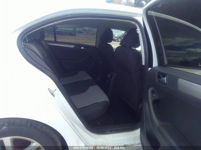 3VW2B7AJXJM244673 Volkswagen Jetta 1.4t S