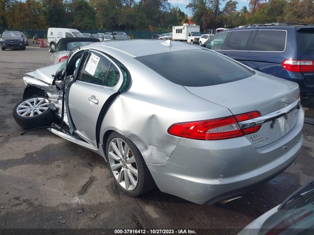 2013 JAGUAR XF SAJWJ0EF7D8U08847 Photo 2
