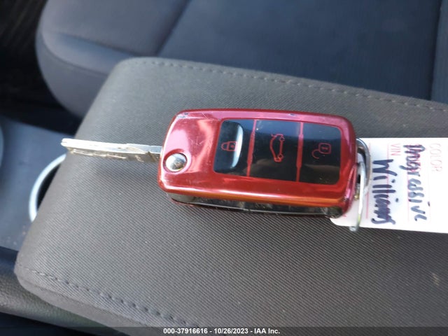 3VWFP7AT7EM623303 Volkswagen Beetle Coupe 2.5l Entry