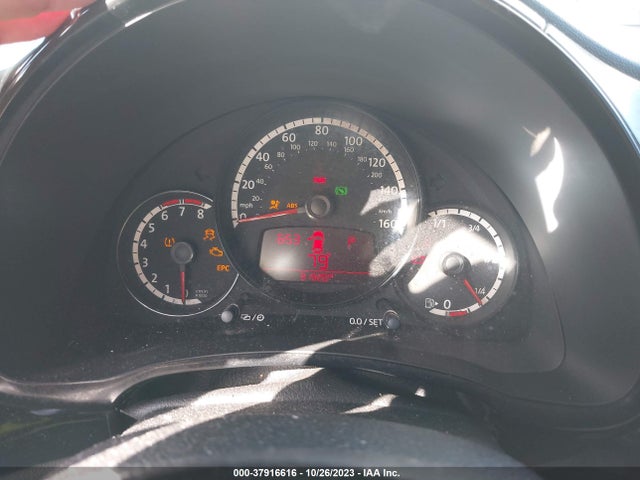 3VWFP7AT7EM623303 Volkswagen Beetle Coupe 2.5l Entry