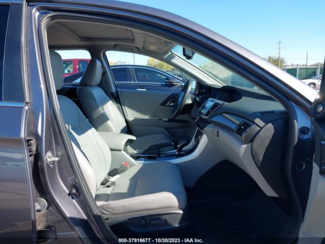 1HGCR2F89HA258181 Honda Accord Sedan Ex-l