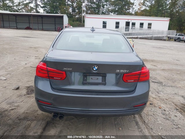 BMW 330i Xdrive 2018 WBA8D9C50JEM31880 Image 16