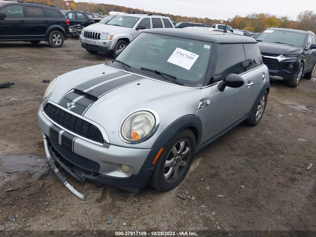 2008 MINI COOPER S WMWMF735X8TV34873 Photo 1