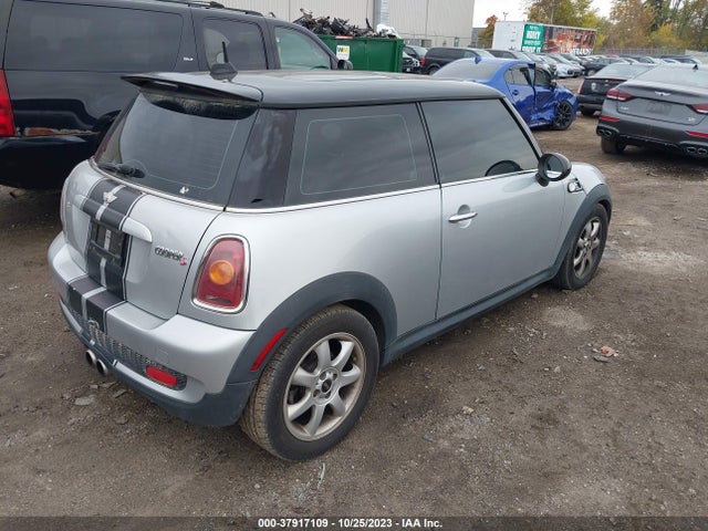 2008 MINI COOPER S WMWMF735X8TV34873 Photo 3