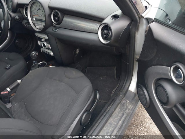 2008 MINI COOPER S WMWMF735X8TV34873 Photo 4